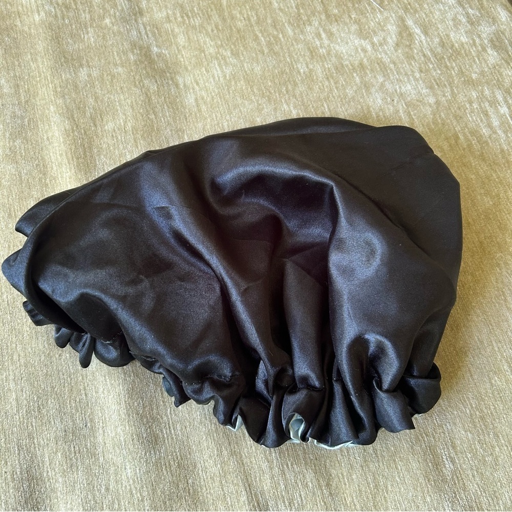Black and Gray Satin Bonnet - Picture 2 of 3